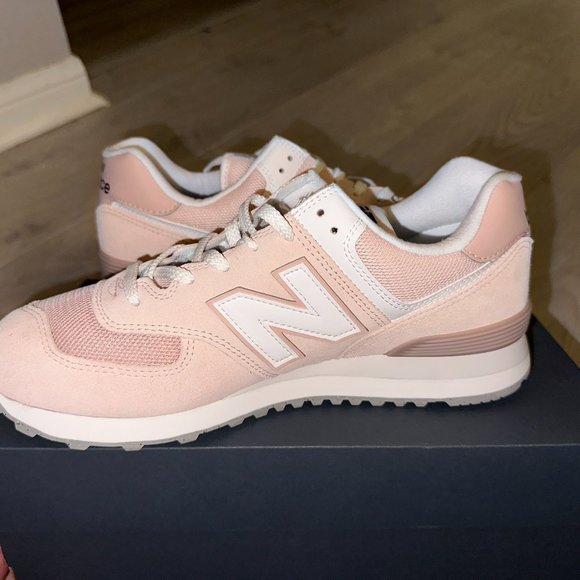 Brand New in Box, New Blanace 574 light pink US size 9.5 (fit like a NB 10) - Picture 4 of 4